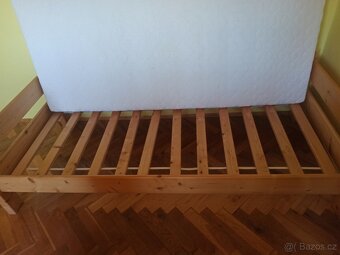 Zvýšená postel se schůdky - 7