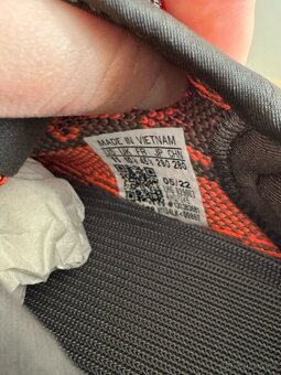 PRODÁM Adidas Yeezy Boost 350 V2 Carbon Beluga, 45 1/3 - 7