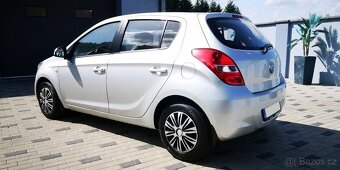 Hyundai i20 1,2i - 16V - 57kw. . HEZKÝ STAV i VÝBAVA - 7