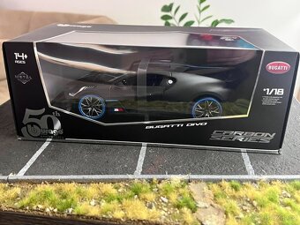 1:18 BUGATTI Divo - Carbon Series - Bburago - 7