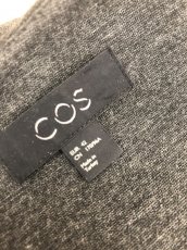 Tmavě šedé šaty COS - 7