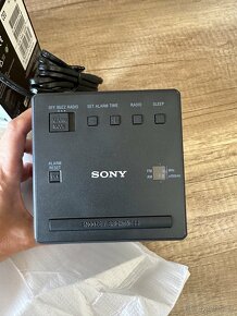 Rádio/budík Sony ICF-C1 - 7