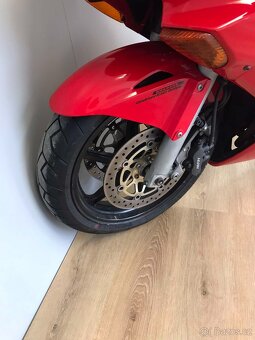 Honda VFR 800 VTEC - 7