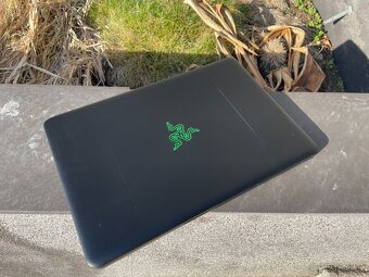 herní mašina - Razer Blade - NVIDIA GTX 1060, CPU i7-7700HQ - 7