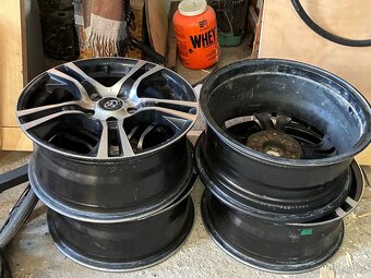 Disky toyota raw4 - 7