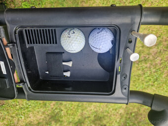 Dámský golfový set - elektrický vozík, driver a hybrid Cobra - 7
