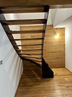 Zakázková kovovýroba–schodiště, brány, ploty sklepní kóje - 7