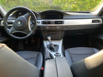 Prodám BMW E90 330i 200kw manuál 4x4 - 7