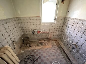 Rodinný dům na prodej – ideální k rekonstrukci - 7