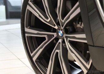 BMW X5 xDrive45e X Line Individual / hybridní automat - 7