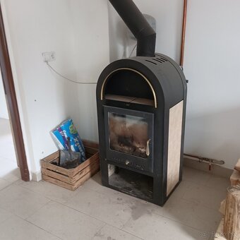 Kompletní objekt s dvorkem,prodejna,provozovna - 7