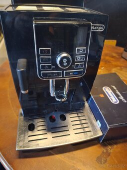 Kávovar Delonghi ECAM 25.462.B černá - 7