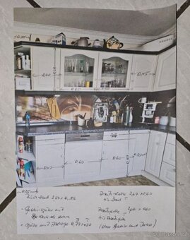 Bílá venkovská kuchyně s vestavěnými spotřebiči,5387 - 7