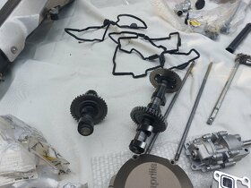 Aprilia RSV4 2010 - 7