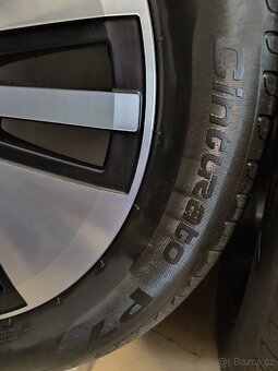 ALU kola Passat Superb 5x112 r17, Originál,+TPMS,Pirelli 98% - 7