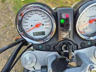 Honda Hornet 600 - 7