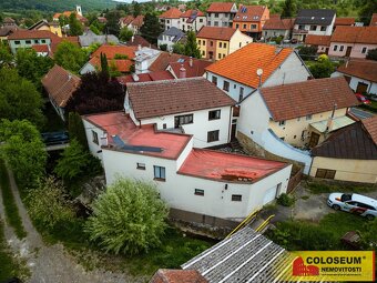 Komňa, RD 5+2, terasa, sklepy, garáž - rodinný dům - 7