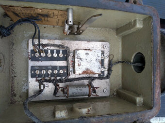 Nástěnný telefonní přístroj Bunker z let 1890-1904, velmi vz - 7