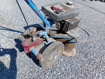 Prodám bubnovou sekačku Vari - 7