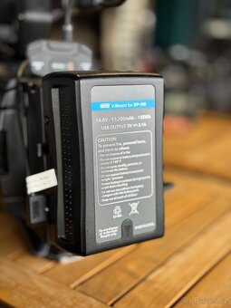 BLACKMAGIC DESIGN URSA BROADCAST G2 - 7