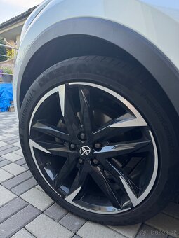 TOYOTA C-HR GR Sport 2.0 Hybrid 2022 - 7