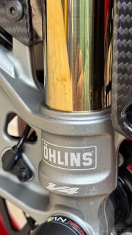 Aprilia Tuono V4 1100 Factory Top Stav - 7
