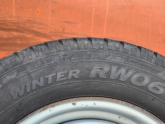 Zimní Hankok 195/70/15C + disky - 7