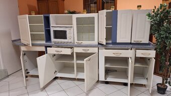 Bílá kuchyňská linka limka v masivu - 7