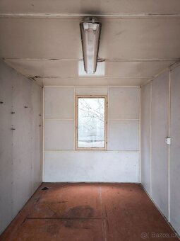 Zateplená stavební buňku s dřevěným obkladem - 7