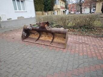 Lžíce svahová hydraulická bez upínání, 8D2 - 7