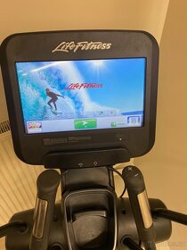 Life Fitness Discover SE 95x - eliptický trenažer TOP - 7