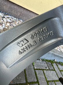 Zimní sada ALU kol Škoda Superb III 215/55 R17 - 7