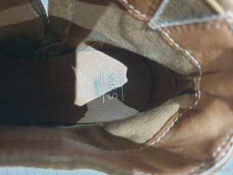 Kotníkové semišové boty, zn.M&S - 7