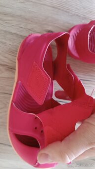 Dívčí sandále Nike Sunray Protect na vel. 28 - 7