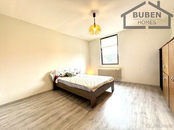 RD se čtyřmi bytovými jednotkami (užitná plocha 460 m2) - Dl - 7