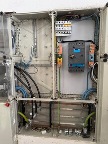 Rozvaděče, vypínače + jističe 380V - 7