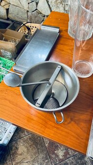 Talíře, gastro nádoby,použité - 7