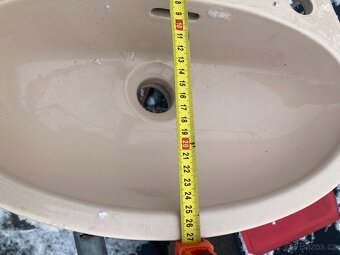 umyvadlo a splachovač - 7