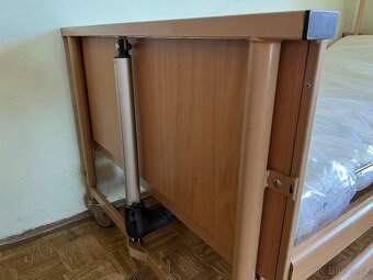 Elektrická zdravotní polohovací postel + nová matrace - 7