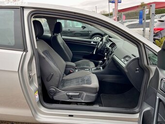 Volkswagen Golf 1.6TDi 77kw 1.Maj DSG Highline Serviska - 7