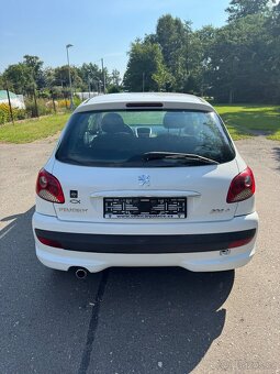PEUGEOT 206 + - 7
