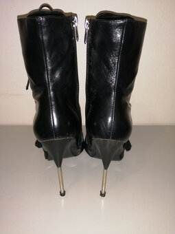 Kotníkové extravagantní boty - 7