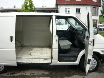 VOLKSWAGEN TRANSPORTER 2.5 TDI - 7
