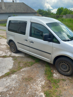 CADDY 1.6 Mpi 75kW LIFE 5 míst - 7