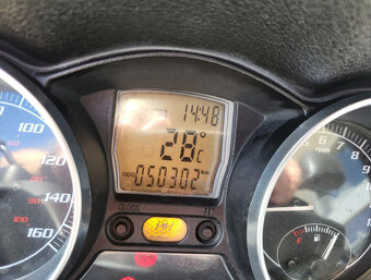 Tříkolka Piaggio MP3 RL 250 I.E. - 7