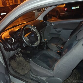 Ford fiesta 1.4 benzín, r.v 2003 - 7
