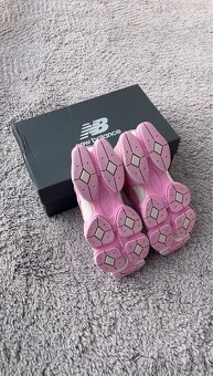 New Balance 9060 ASOS Exclusive Pink Overdye - 7