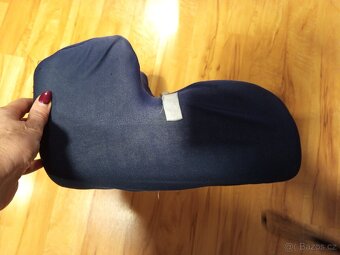 Dětský podsedák do auta - 7