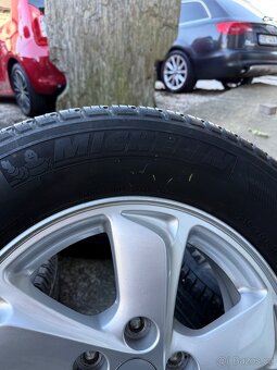 Alu kola Hyundai 5x114,3 R16  Michelin 215/70/16 - 7