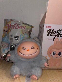 Labubu Have A Seat - 7